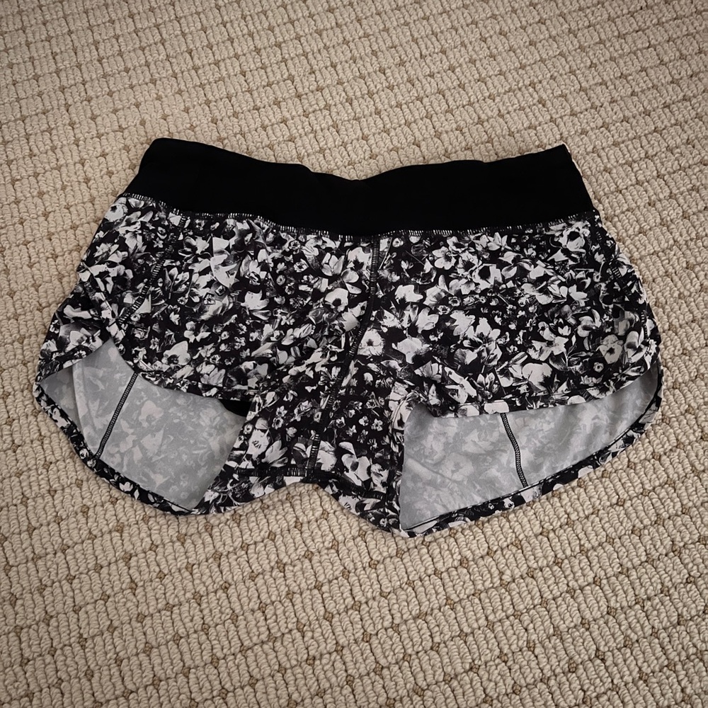 Lululemon Speed Up 2.5 Floral Shorts